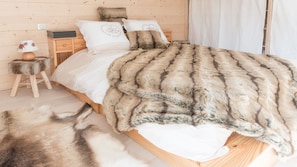 1 bedroom, iron/ironing board, travel cot, free WiFi