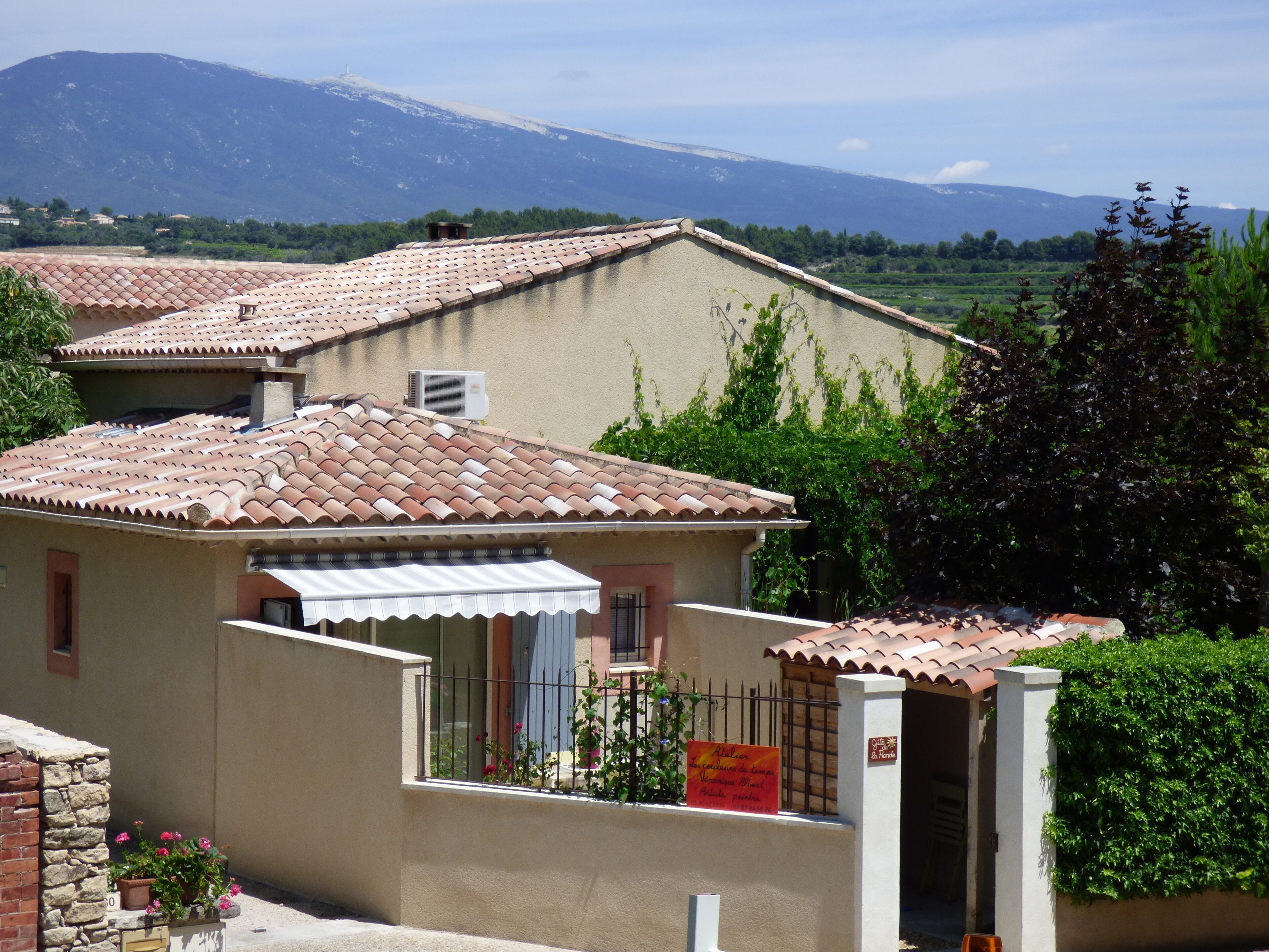 At the foot of Mont Ventoux, gîte de la Ronde.