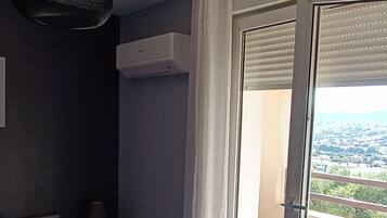 1 bedroom, iron/ironing board, free WiFi