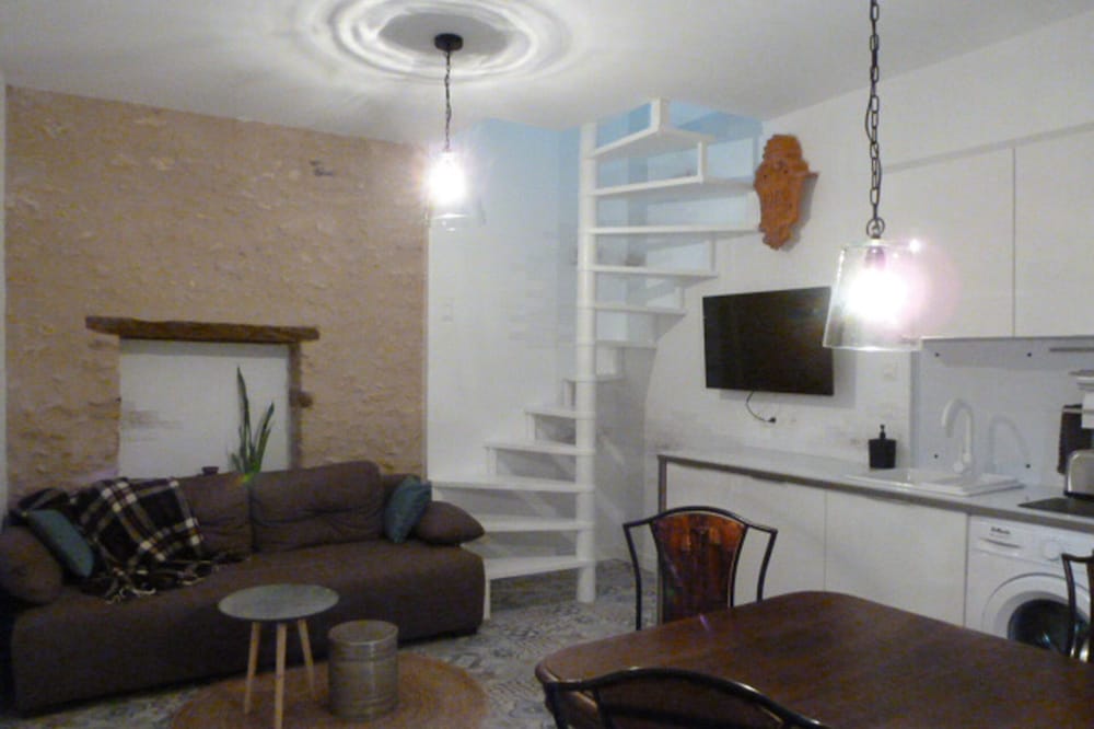 "PLACE-DIT" Duplex 37m2 AIR-CONDITIONED-PARKING-GARDEN