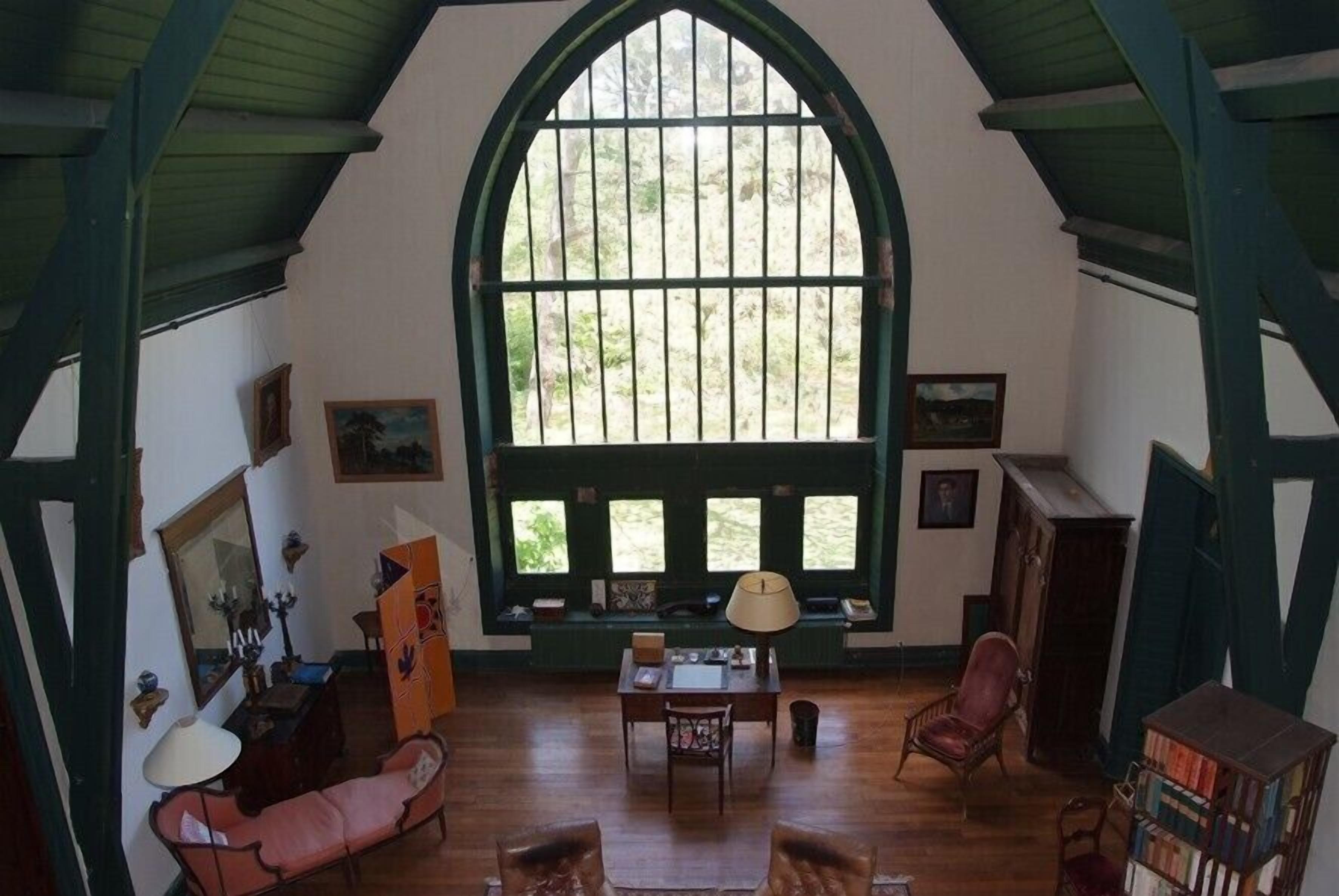 1900 manor house with 3 ha garden, Ploumanach Côte de Granit Rose 