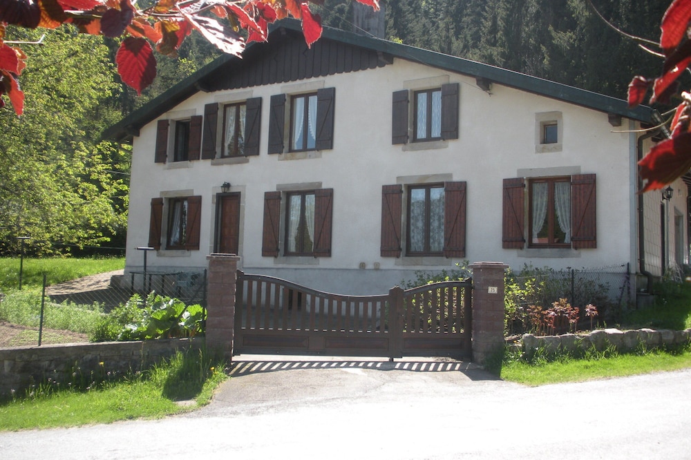 Accommodation 4 people garden, quiet, GERARDMER FREE WIFI