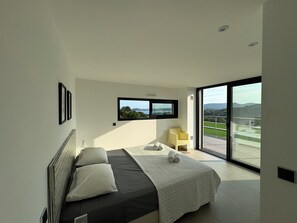4 habitaciones, tabla de planchar con plancha y wifi gratis 
