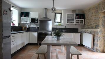 Réfrigérateur, micro-ondes, four, lave-vaisselle