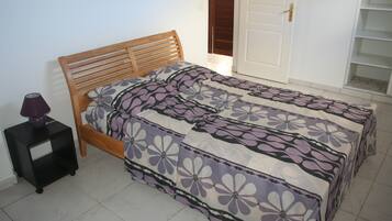 2 chambres, fer et planche à repasser, Wi-Fi gratuit, draps fournis