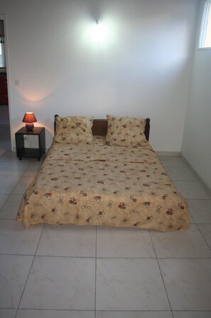 2 chambres, fer et planche Ă repasser, Wi-Fi gratuit, draps fournis