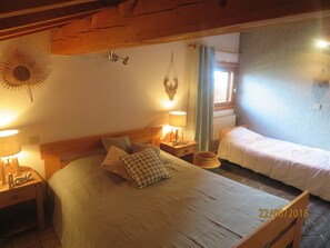 4 habitaciones, tabla de planchar con plancha y wifi