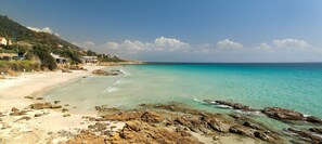 Beach nearby, sun-loungers - Superb studio, view of the sea, garden, ground floor of villa in the countryside (Bastelicaccia)