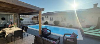 Charming family villa with pool located in the large Ajaccio