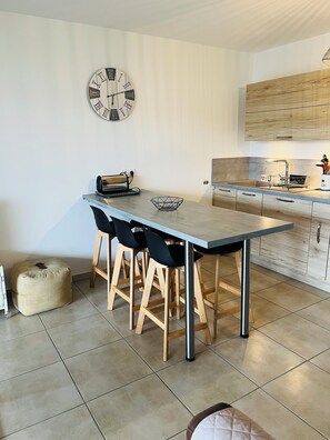 Dining - Very recent 3-room apartment in PORTICCIO - Sea view - 4-minute walk from the sea. (Grosseto-Prugna)