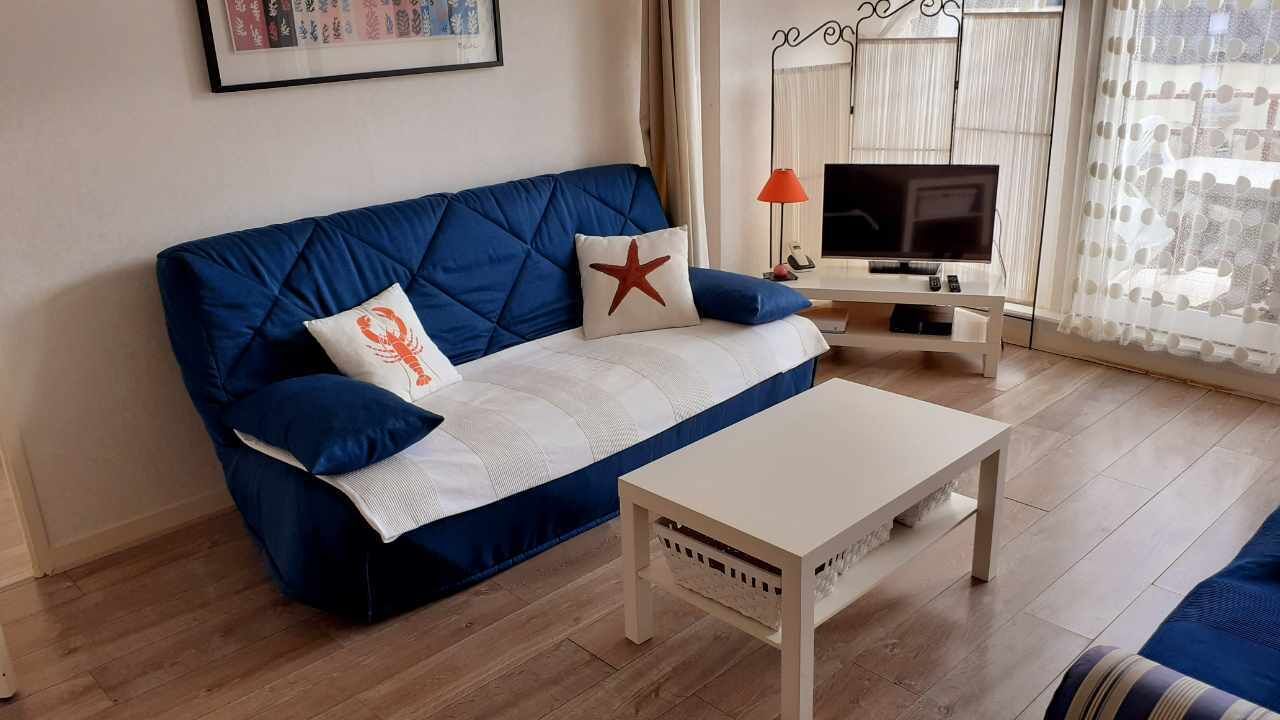 T2 at 20m from the beach, bright, quiet and comfortable + Garage + wifi / Label 3 *** keys