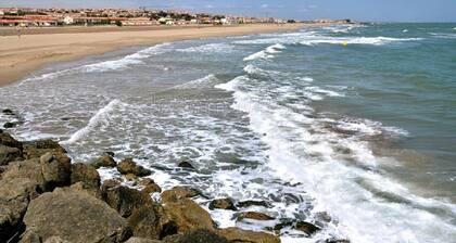 Beautiful Villa downtown 120 m² comfort *** air conditioning, wifi 200 m plage