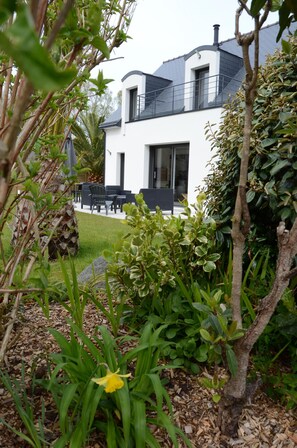 Exterior detail - New house 4 * 600 m from the sea in Trégastel (Côte de Granit Rose) (Trégastel)