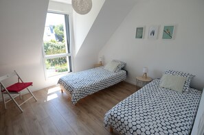 3 bedrooms, iron/ironing board, travel cot, free WiFi