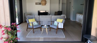 300m from the Lac beach! Superb house, wood cladding.