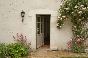 Exterior detail - L 'Abeille bleue - Cottage *** - 4/6 people - Azay-le-Rideau - from 70 € / night (Cheillé)