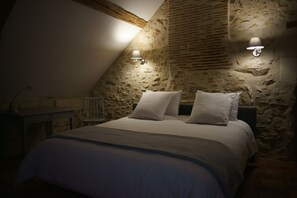 3 bedrooms, iron/ironing board, free WiFi, bed sheets - L 'Abeille bleue - Cottage *** - 4/6 people - Azay-le-Rideau - from 70 € / night (Cheillé)
