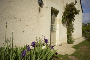 Exterior detail - L 'Abeille bleue - Cottage *** - 4/6 people - Azay-le-Rideau - from 70 € / night (Cheillé)