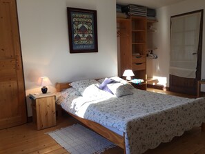 4 Schlafzimmer, Bügeleisen/Bügelbrett, kostenloses WLAN, Bettwäsche