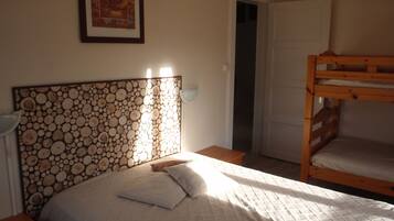 2 chambres, fer et planche Ă repasser, lit parapluie, Wi-Fi gratuit