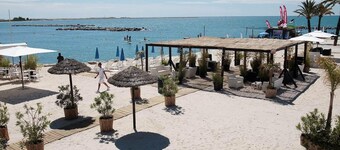 Exceptional Cote d'Azur, luxurious, 2 rooms, ground floor, direct beach access