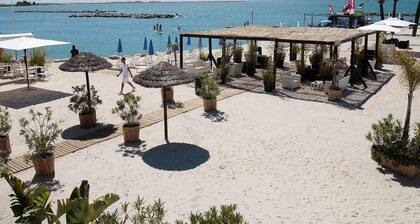 Exceptional Cote d'Azur, luxurious, 2 rooms, ground floor, direct beach access