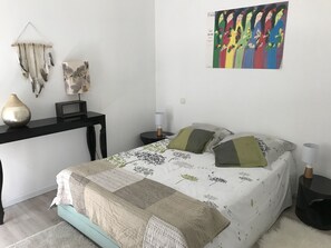 2 slaapkamers, een strijkplank/strijkijzer, wifi, beddengoed