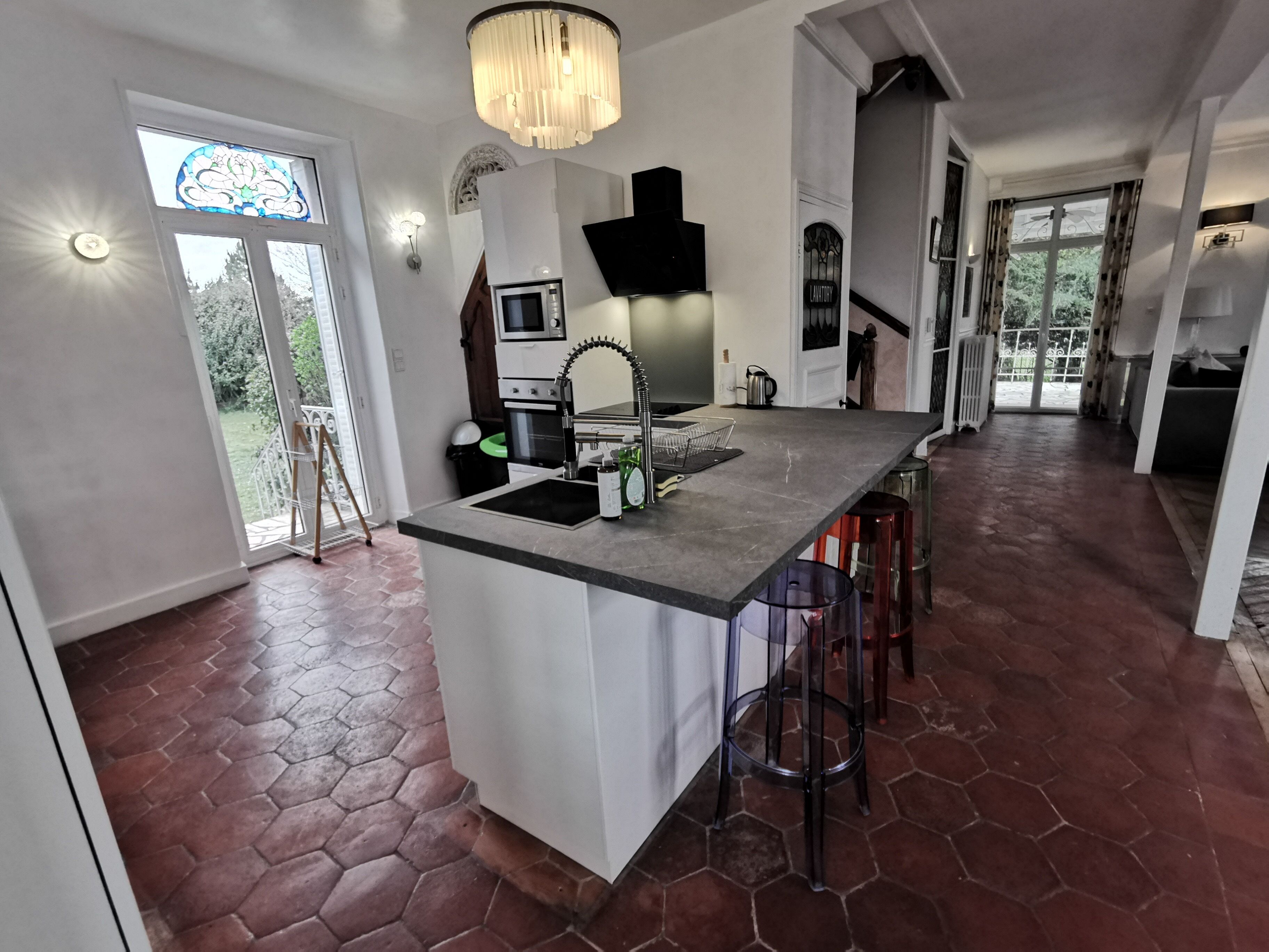 Beautiful large charming house swimming pool 14p near the Castles and Blois