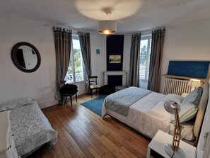 6 habitaciones, tabla de planchar con plancha y wifi gratis