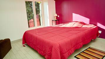 4 Schlafzimmer, Reisekinderbett