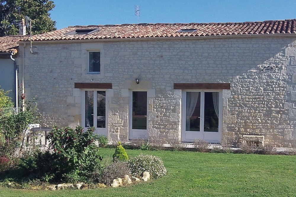 Cottage 100m², 3 bedrooms, swimming pool. Holy Triangle / Royan / Oléron
