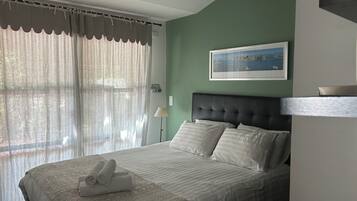 1 chambre, coffres-forts dans les chambres, fer et planche Ă repasser