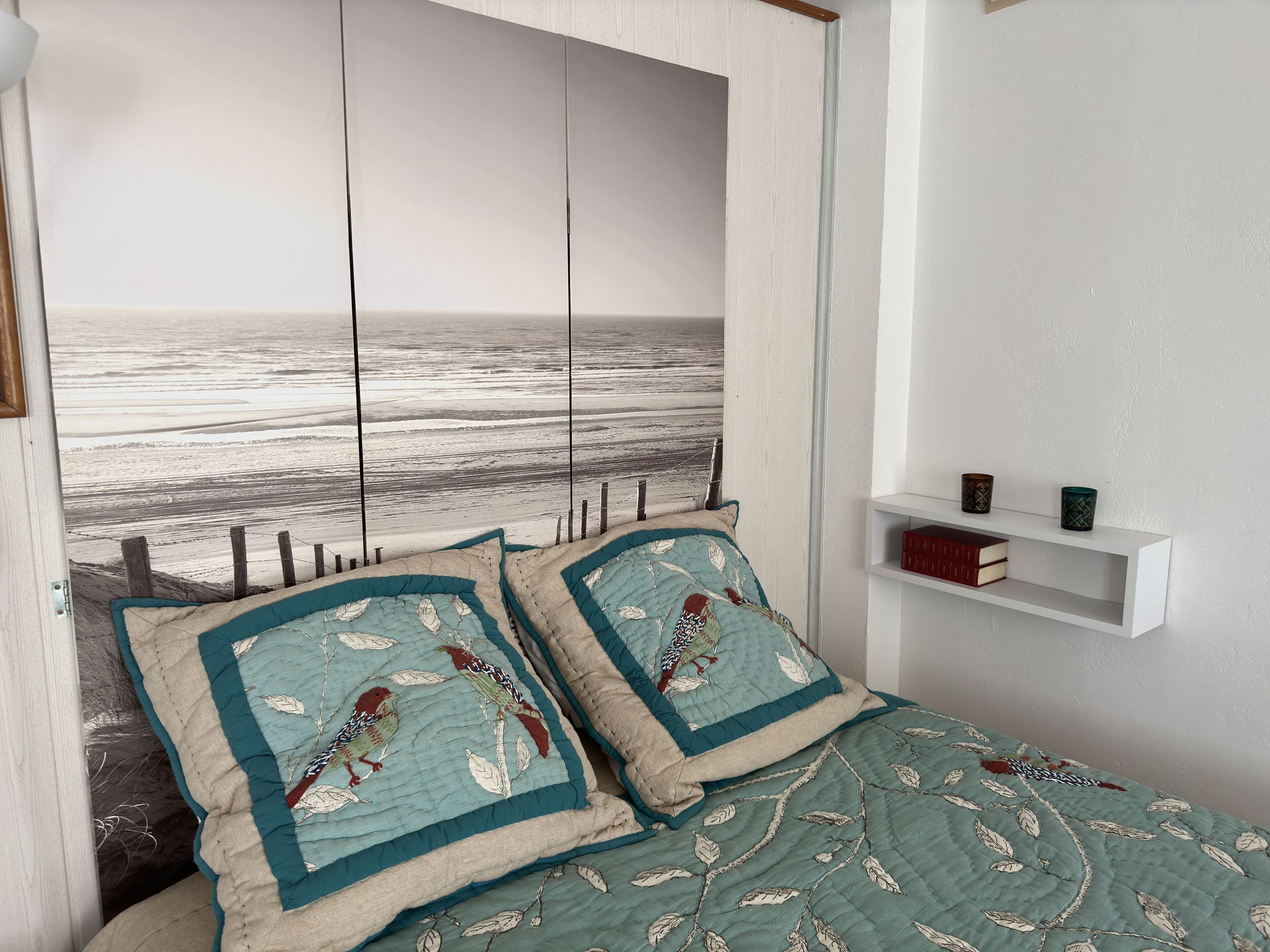 Työpöytä, silitysrauta/-lauta, vauvan matkasänky, ilmainen Wi-Fi