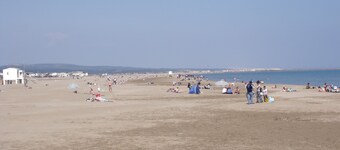 Chalet sur pilotis entre Méditerranée et étangs, Gruissan, for 6 people, WIFI