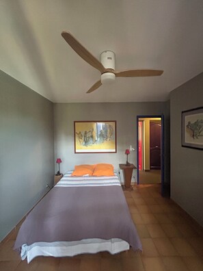 5 bedrooms, iron/ironing board, free WiFi, bed sheets