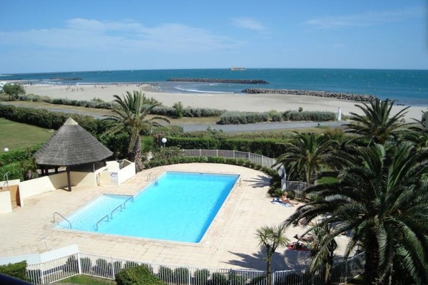 PISCINE DE LA RESIDENCE ET MER