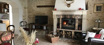 Graziosa casa di campagna a Raveau, vicino a La Charité / Loire