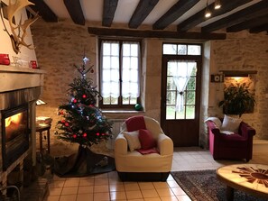 TV, fireplace, DVD player, ping pong