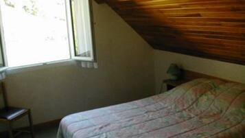 5 habitaciones, tabla de planchar con plancha y wifi gratis