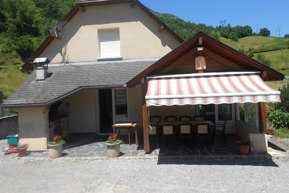 large capacity village house