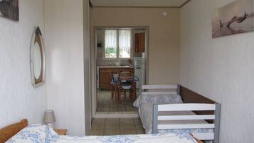 1 chambre, fer et planche Ă repasser, lit parapluie, Wi-Fi gratuit