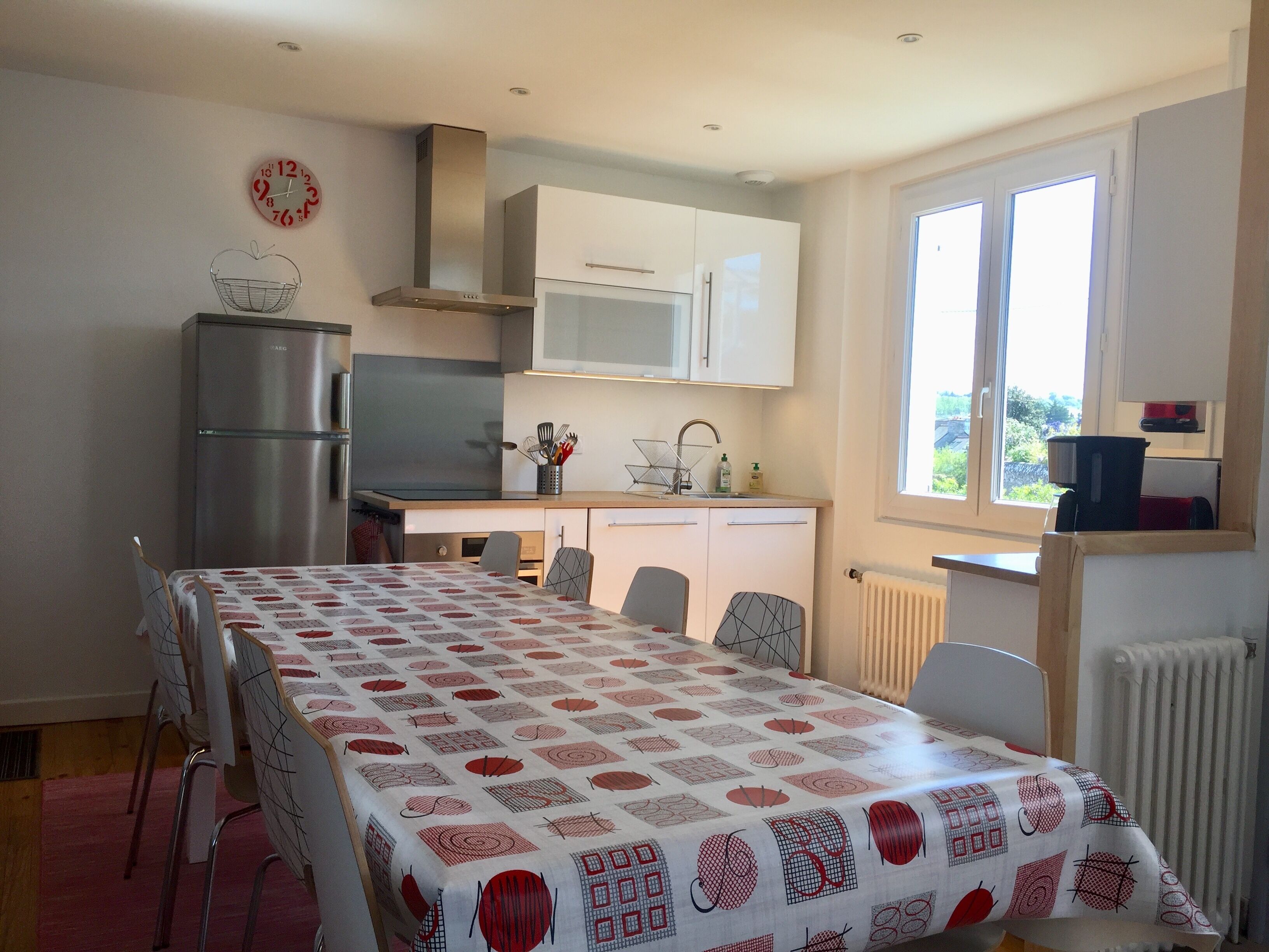 ALL RENOVATED HOUSE WITH ENCLOSED GARDEN: 5 MIN WALK FROM THE BEACHES