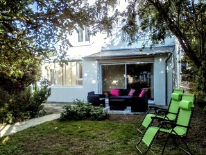 Terrace/patio - FAMILY HOME WITH ENCLOSED GARDEN IN A QUIET LOCATION: 5 MINUTES' WALK FROM THE BEACH & THE GR34 (Pléneuf-Val-André)