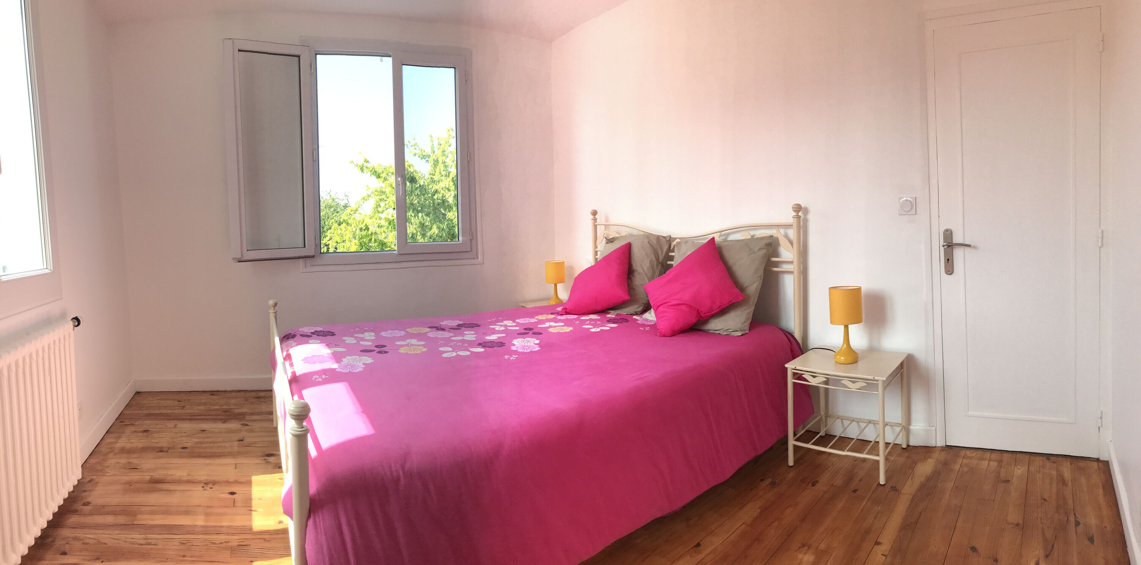 ALL RENOVATED HOUSE WITH ENCLOSED GARDEN: 5 MIN WALK FROM THE BEACHES