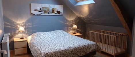 4 habitaciones, tabla de planchar con plancha y wifi gratis