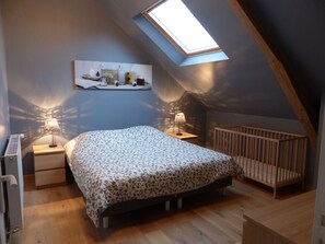 4 Schlafzimmer, Bügeleisen/Bügelbrett, kostenloses WLAN