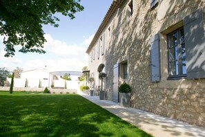 Property grounds - Vacation rental house with pool EYGUIERES LS1-195 (Eyguières)