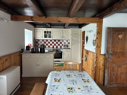 FERMETTE DOUILLETTE ET SPACIEUSE, TOUT INCLUS, 9 PERSONNES