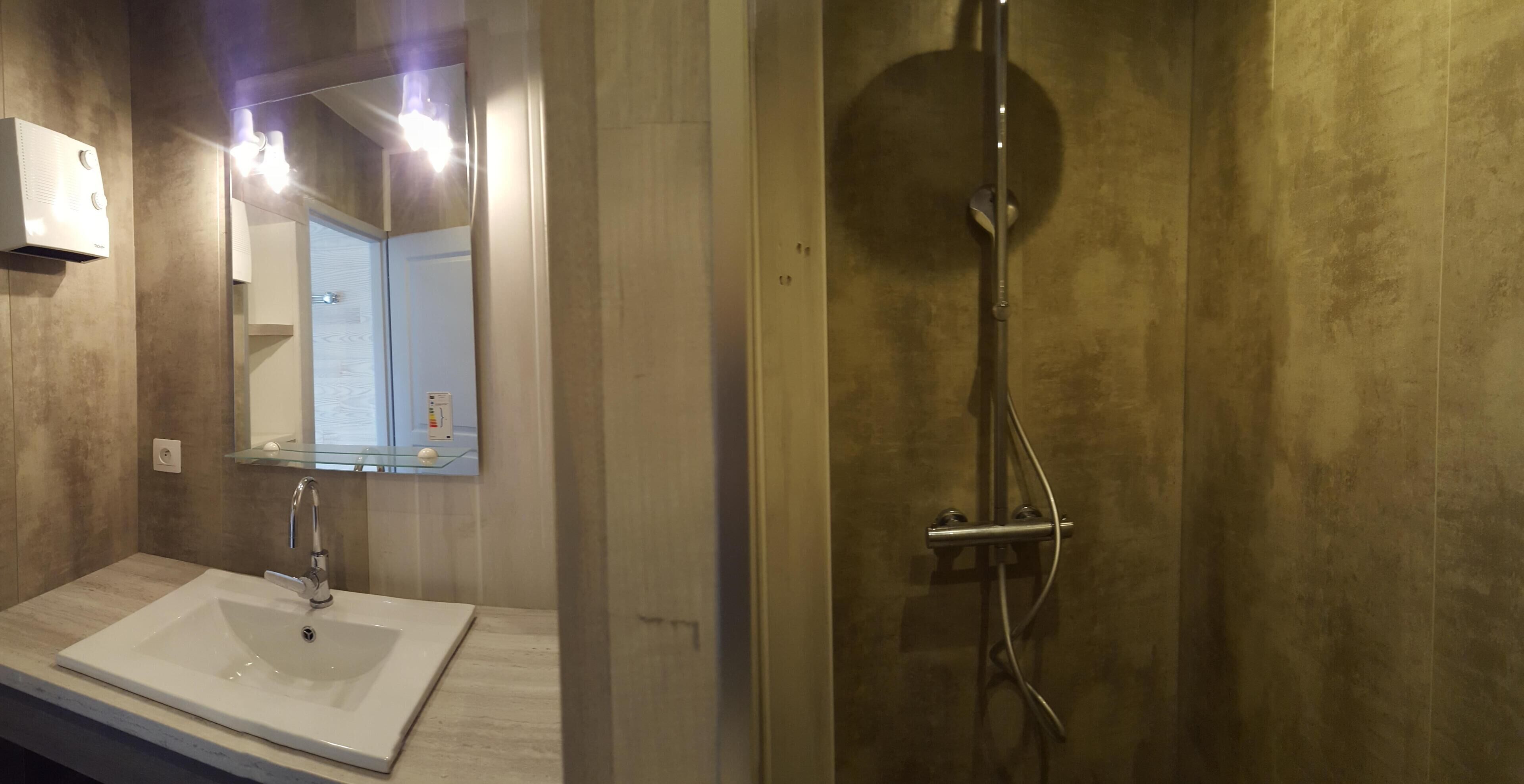 pretty cottage 5 people 5 minutes from the Gorges de l'Ardèche with garden in a quiet area.