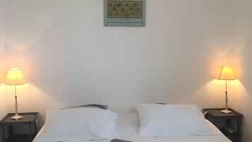 2 chambres, fer et planche Ă repasser, Wi-Fi gratuit, draps fournis